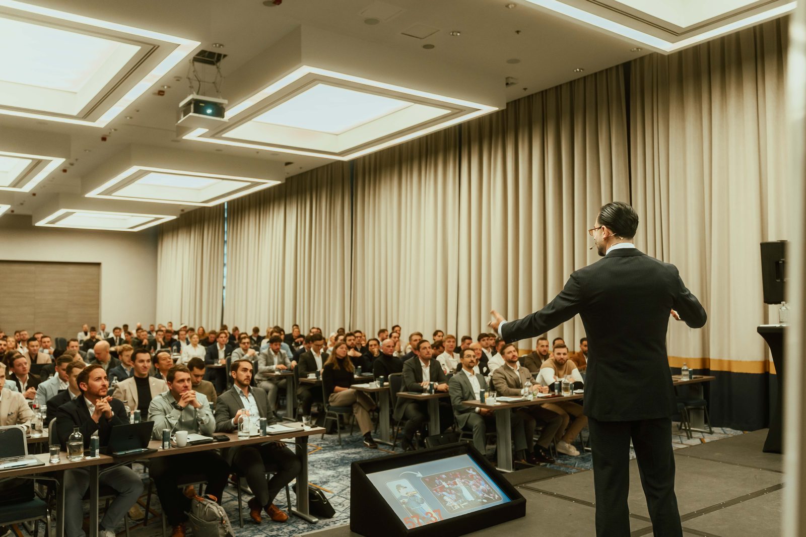 Speaker Event mit voller Audience
